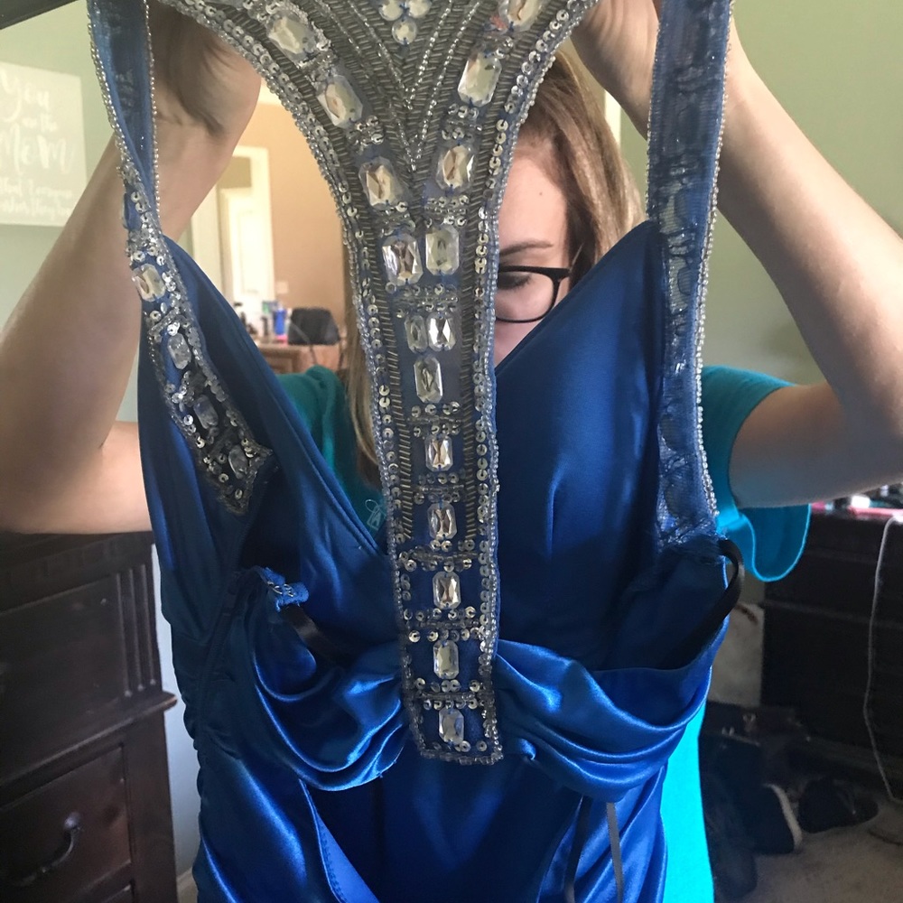 Dress - Picture 4 of 6